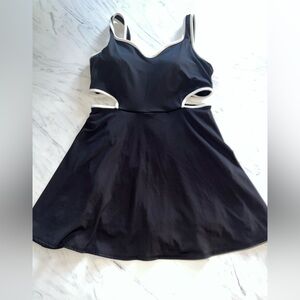 Old navy active powersoft built in bra tennis dress stretch sport cutouts m dry